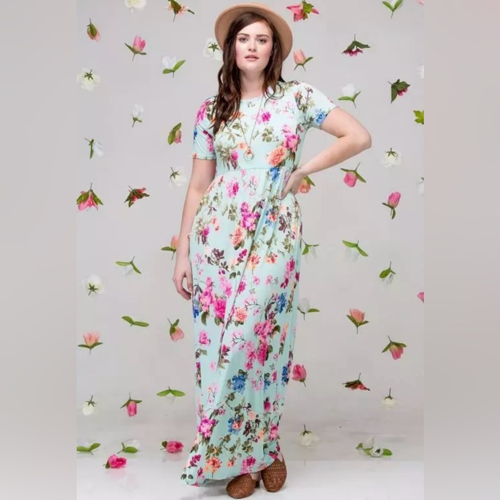 NEW Floral Pront Maxi Dress Size S/M